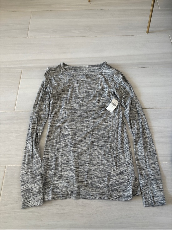 GAP Tops - GAP Women's Long Sleeve Heather Gray Knit Tee